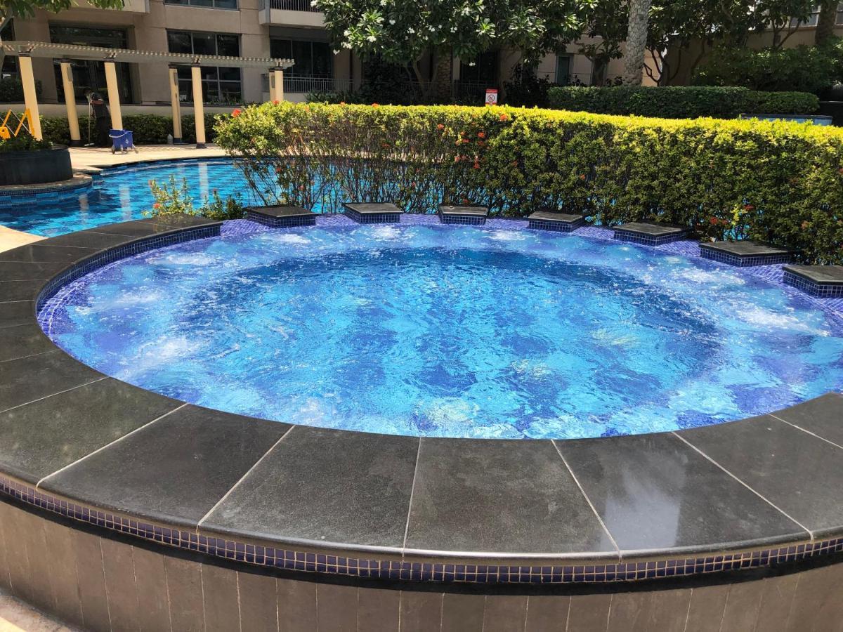 Ultimate Stay / 4 Beds / Burj Khalifa View Dubai Exteriör bild