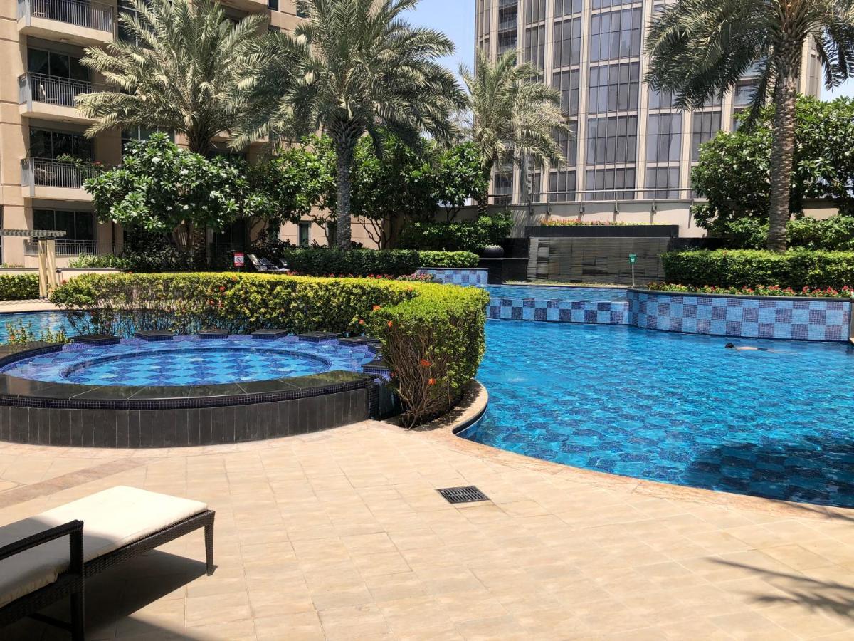 Ultimate Stay / 4 Beds / Burj Khalifa View Dubai Exteriör bild
